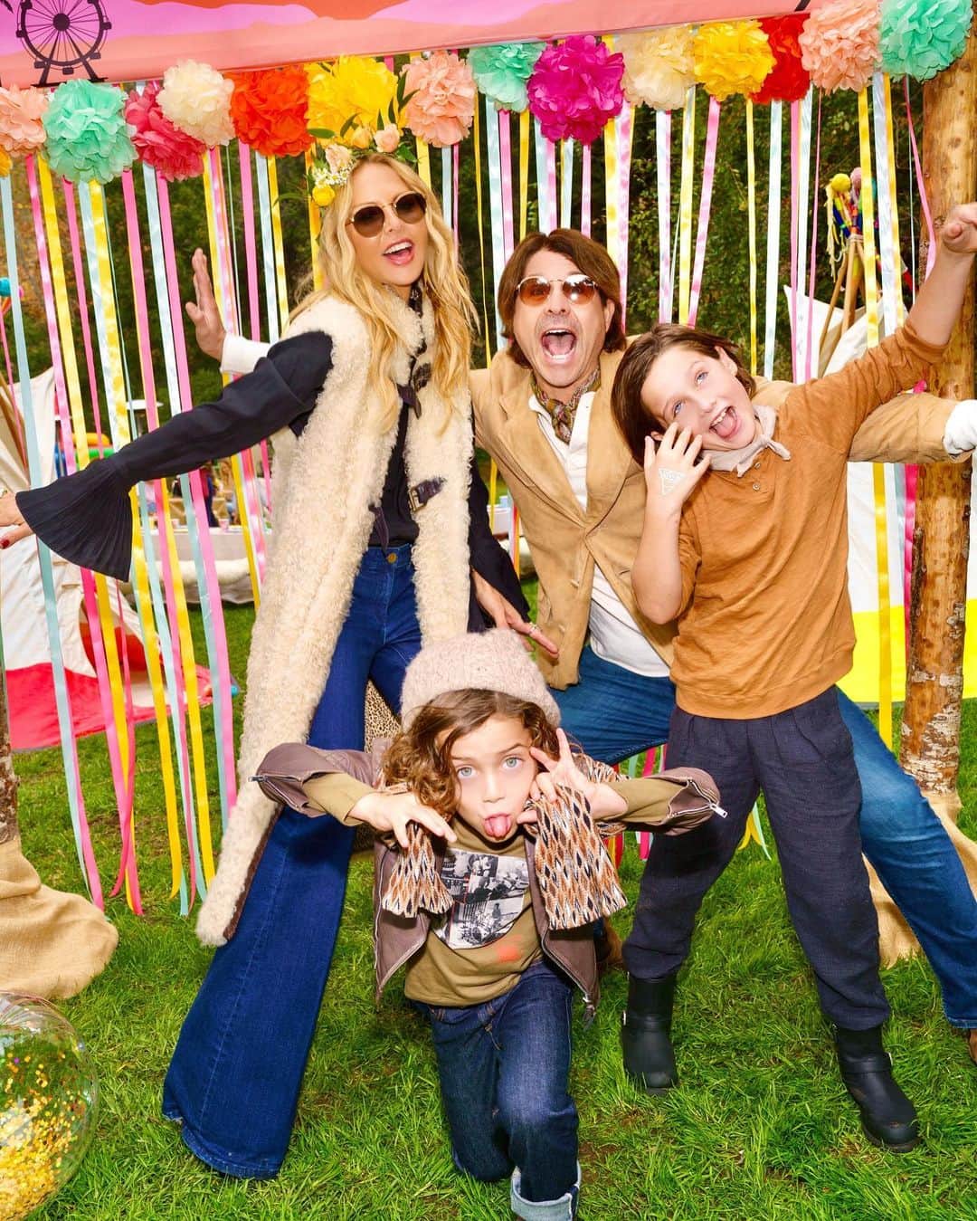 レイチェル・ゾーのインスタグラム：「#FBF to the most fun #kaichella birthday ..when we could celebrate 🎉 life together without a 😷 ..what a difference a year makes #happydays #kaius #birthdays XoRZ」