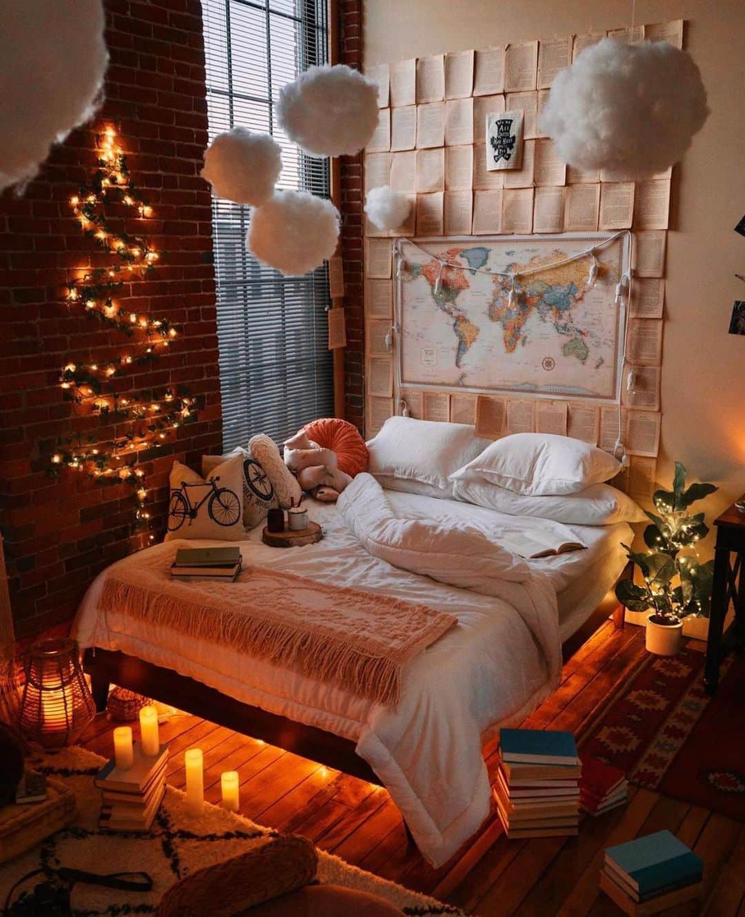 Crazy Roomsのインスタグラム：「Cozy home by @cfunk44 ✨😍」
