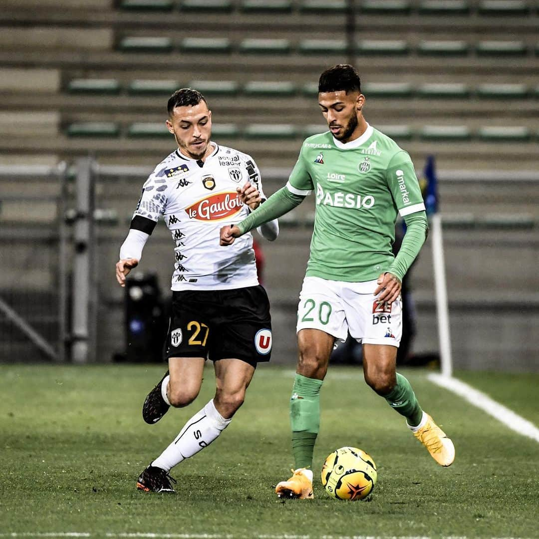 リーグ・アンさんのインスタグラム写真 - (リーグ・アンInstagram)「Les deux équipes se neutralisent ce soir ! 🤝 . @asseofficiel 🆚 @angers_sco (0-0) . The two sides battled to a draw this evening  . #Ligue1UberEats #Angers #SCO #ASSE #SaintEtienne」12月12日 7時35分 - ligue1ubereats