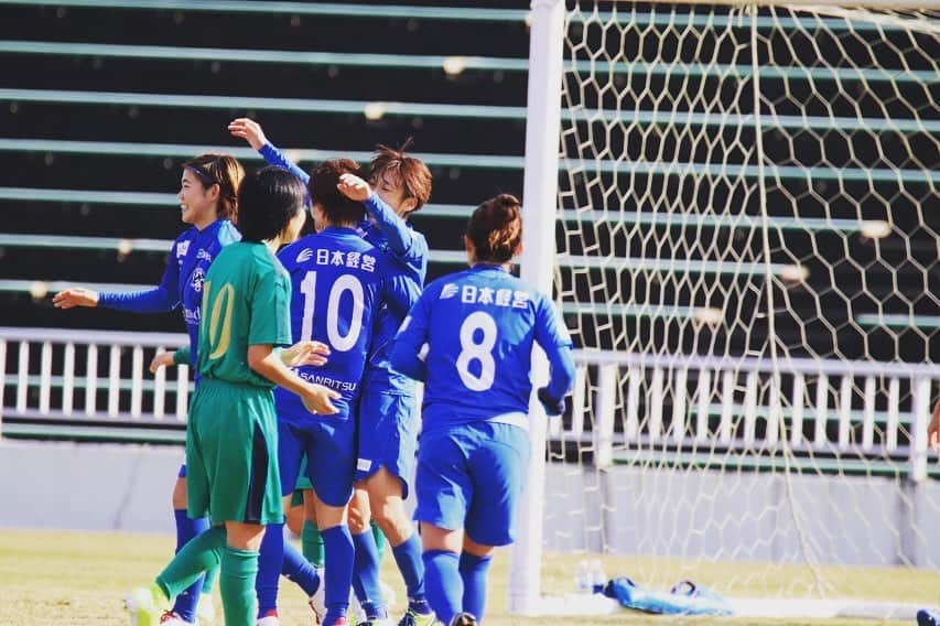 近賀ゆかりさんのインスタグラム写真 - (近賀ゆかりInstagram)「Game Day  vs @inac_kobe_official  🏟三木総合防災公園　陸上競技場 ⚽️14:00 kick off  #皇后杯 #3回戦 #女子サッカー #三木」12月12日 7時45分 - kingayukari2