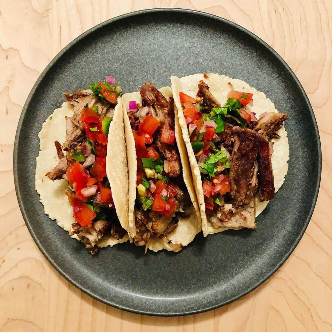 Grace Bonneyのインスタグラム：「And that’s it for me today! Thanks for hanging out with me while I talked comics, and made carnitas. Hope y’all had fun peeping some artwork and talking food - I had a blast, and want to thank you so much for all of your comments, questions, and support! Until next time, this is your friendly neighborhood @jamarmel signing off - be safe, eat well, and have a beautiful holiday season. 👨🏽‍🍳😘 ____________________ #food #tacos #mexicanfood #comics #eat #carnitas #writer #writersofinstagram #foodwriting」