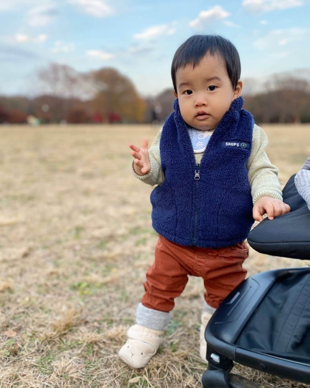 伊藤春香さんのインスタグラム写真 - (伊藤春香Instagram)「週末ですね。﻿ ﻿ 毎週日曜日はなるべく息子と一緒に﻿ 行ったことない場所に行ったり﻿ やったことのないことをしてます。﻿ ﻿ 明日は﻿ 何しようかな...☺️﻿ ﻿ #週末の過ごし方﻿ #1歳2ヶ月 #1歳男の子 #育児日記 #赤ちゃんのいる生活 #赤ちゃんのいる暮らし #赤ちゃん」12月12日 9時07分 - ha_chu