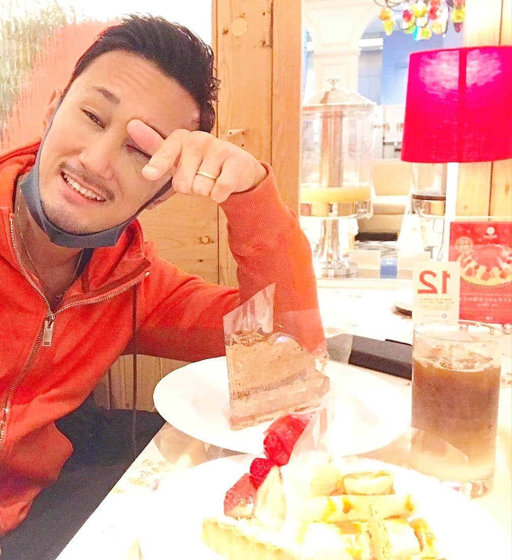 梅野源治のインスタグラム：「🍰🍰🍰甘い物は最強🍰🍰🍰」