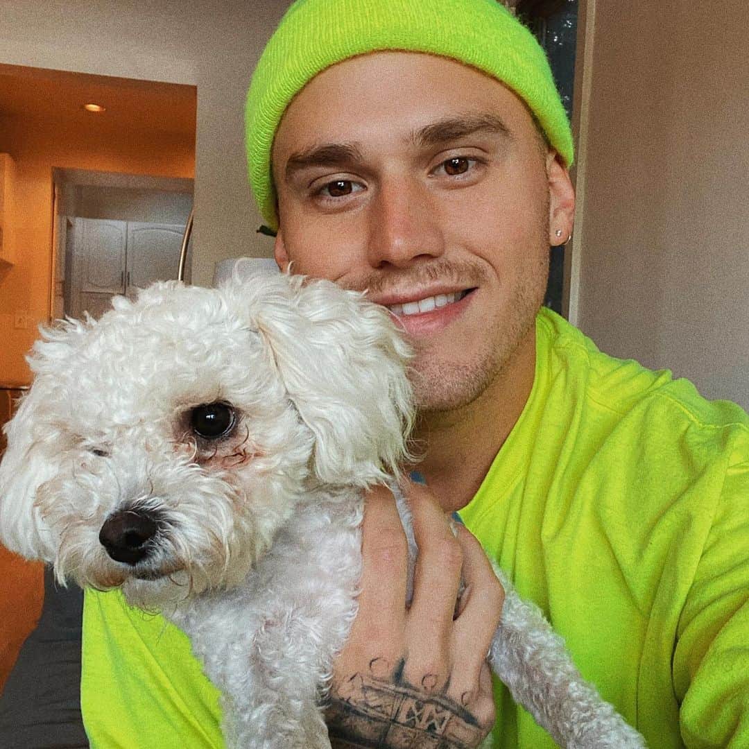 ブランドン・シェイアのインスタグラム：「Ugh they grow up so fast 🥺」
