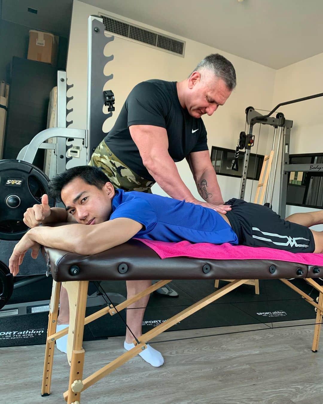 のインスタグラム：「เช้าแค่ไหนก็มา @andyschillinger 💪🏼」