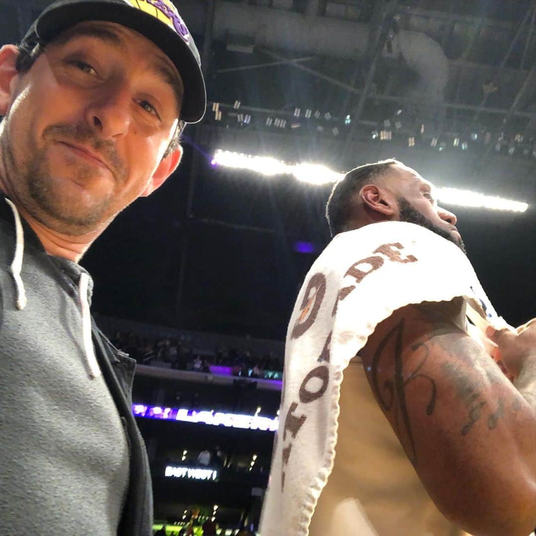 アダム・シャピロのインスタグラム：「Happy one year anniversary to the greatest basketball experience I’ve ever had.」