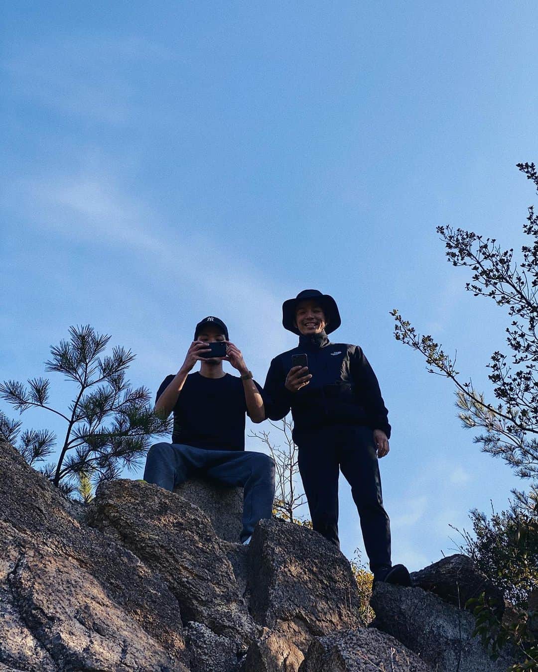 kaisakamotさんのインスタグラム写真 - (kaisakamotInstagram)「爆速登山おもろかった #無駄な動きで大量消耗 #痣だらけ #六甲山 #六甲 #有馬温泉 #登山 #vsco #vscocam #hiking」12月12日 9時28分 - kaisakamot