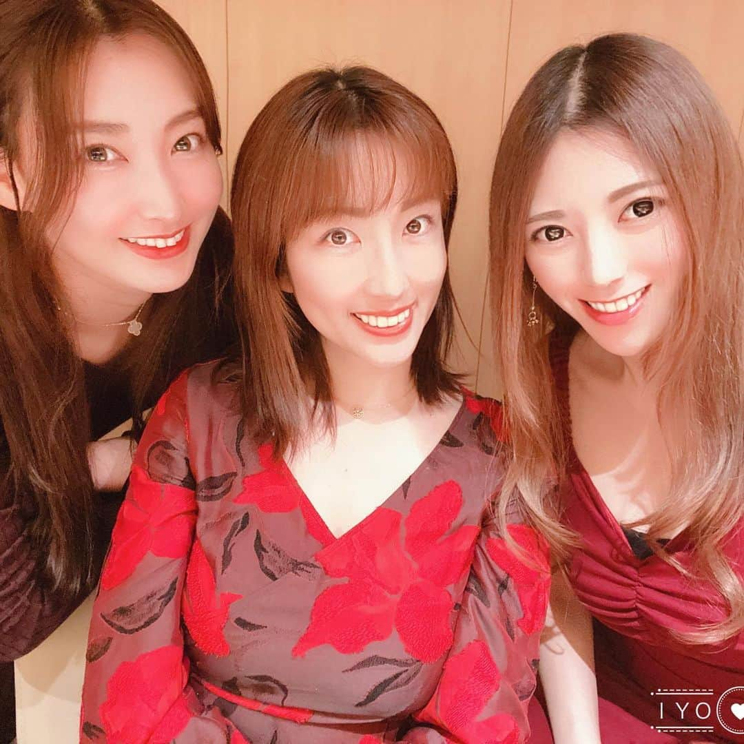 渋沢一葉のインスタグラム：「大好き安心安定組🥰❤️  楽しかったー♡  最近バタバタでヨガ行けてないな🥺  だれか一緒に行ってくれる方いたら 一緒にいきましょー♡  #歩くパワースポット ゆうこりんに会いにー😆✨  #ヨガ　#恵比寿ヨガ　#psy  #ポジティブスターヨガ  #庄司ゆうこ」