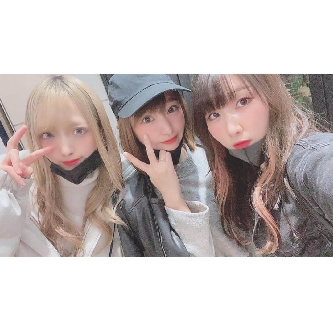 東なつ紀のインスタグラム：「かなりの時差更新👶🏻🐱🐻  僕猫からのももみチェキ会📷  楽しかった〜😋💕」