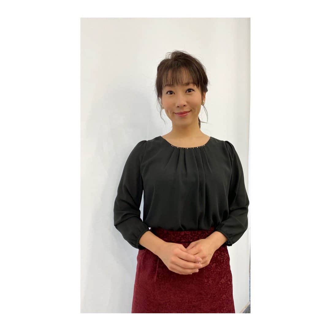 のインスタグラム：「. ２週間ぶり？の ABEMA NEWS . #abematv #abema #abemanews  #アベマtv #アベマ  #abemanewsキャスター  #news #報道 #saturday #土曜日  #roppongi #roppongihills  #hairmake #アップスタイル  #hairset #ヘアセット  #ヘアメイクのきろく #フリーアナウンサー #ニュースキャスター  #實石あづさ」