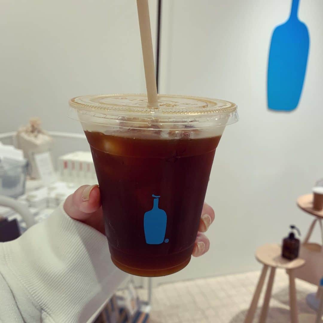 水沢エレナさんのインスタグラム写真 - (水沢エレナInstagram)「毎日コーヒー🤎 アイスコーヒーはそろそろお休みかなぁ 　#coffee #bluebottlecoffee」12月12日 10時45分 - erena_mizusawa_official