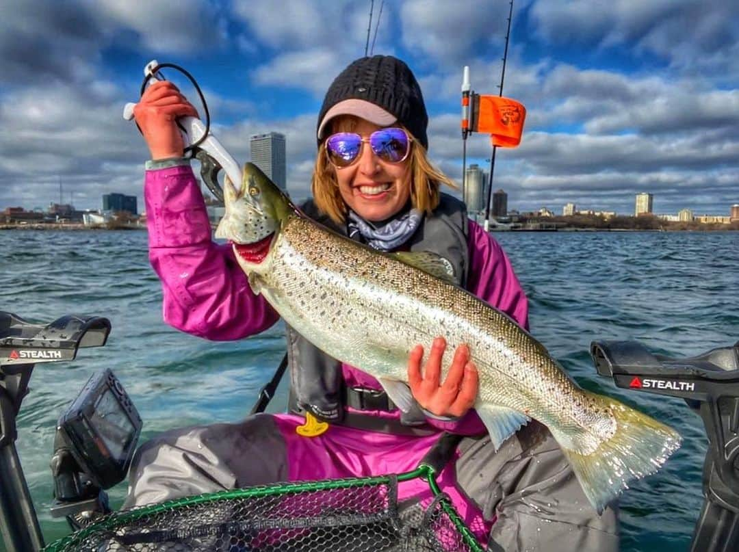 Filthy Anglers™さんのインスタグラム写真 - (Filthy Anglers™Instagram)「Filthy Female Friday my friends! She’s a registered nurse by day and a Certified Angler of the clock, check out this fish and photo! Time to say hello to @outdoors_nurse_kimber ! More than ever I’m sure getting out on the water is some much needed therapy for Kimber. Working on the frontline as a nurse during this pandemic has to be one of the most stressful/worrisome occupations currently. Look at that smile, hard to imagine that’s hidden behind a mask for the majority of her work day. Congrats @outdoors_nurse_kimber you are Certified Filthy and thank you for watching over those in need right now! www.filthyanglers.com #fishing #nurse #outdoors #trout #laker #girlswhofish #rn #angler #hero #troutfishing #hunting #icefishing #ladyanglers #anglerapproved #filthyanglers」12月12日 10時47分 - filthyanglers