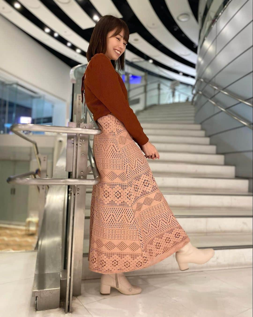 嶋村瞳さんのインスタグラム写真 - (嶋村瞳Instagram)「. 私のディレクションしたトップスニットとスカート、販売開始1時間もしない間に2点とも完売しました。反響凄くて、即完です♥たくさん愛用してください🎀 再販は未定です。 . #sheer #fashion #model #code #ファッション #モデル #おしゃれさんと繋がりたい」12月12日 11時33分 - hitomi_shimamura_official