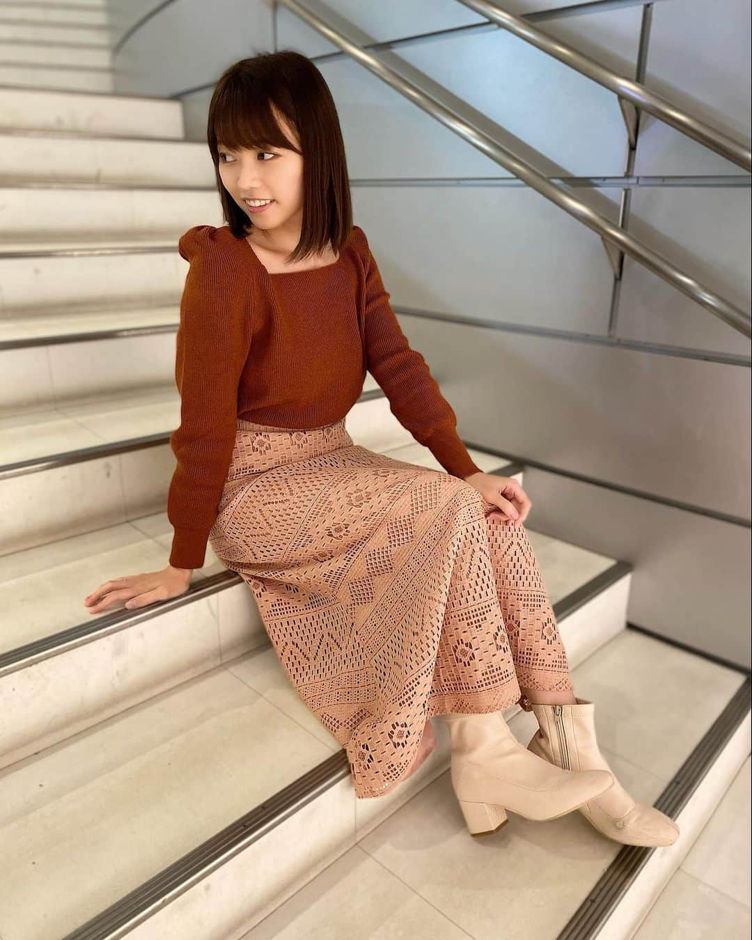 嶋村瞳さんのインスタグラム写真 - (嶋村瞳Instagram)「. 私のディレクションしたトップスニットとスカート、販売開始1時間もしない間に2点とも完売しました。反響凄くて、即完です♥たくさん愛用してください🎀 再販は未定です。 . #sheer #fashion #model #code #ファッション #モデル #おしゃれさんと繋がりたい」12月12日 11時33分 - hitomi_shimamura_official