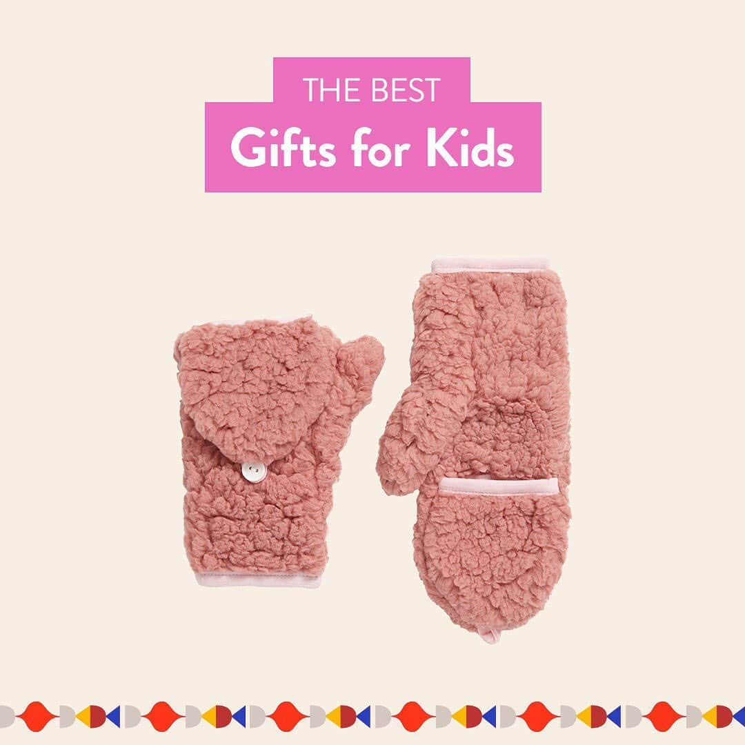 Nordstromさんのインスタグラム写真 - (NordstromInstagram)「There's nothing quite like watching your little one's eyes light up on Christmas morning. Swipe to see some of our favorite gift picks for kiddos, from toy sets to cozy pieces to bundle them up in this winter. Shop these and so much more at the link in bio! #MakeMerry #stayNspired」12月12日 11時41分 - nordstrom