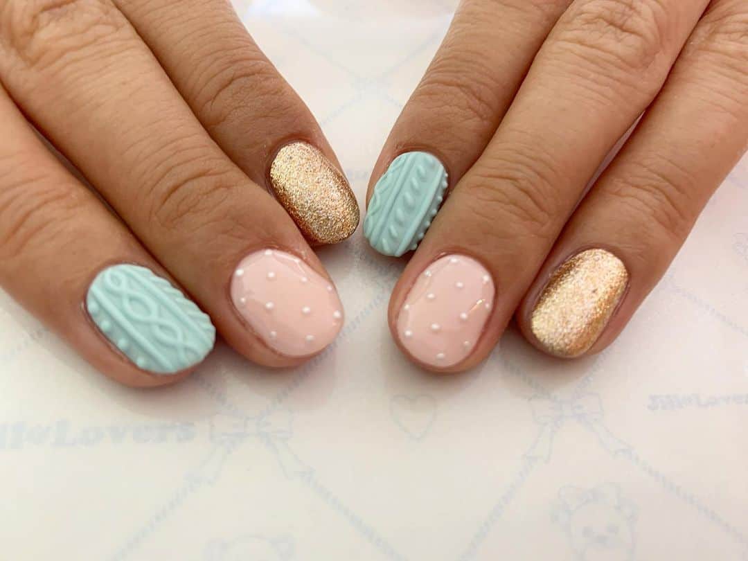 mamijinguのインスタグラム：「🧶  #jillandlovers #nail #nailart #paragel #gelneil#gel #ネイル #ネイルアート #me #look #love #かわいい」