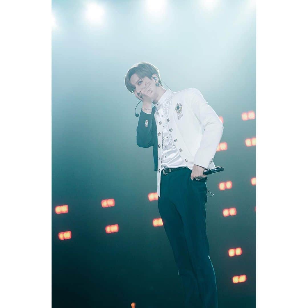 SHINeeのインスタグラム：「. テミン LIVE Blu-ray『TAEMIN 2ND CONCERT [T1001101] in JAPAN 2019-2020 COUNTDOWN LIVE』スペシャル・フォトブックから一部公開！ #テミン #TAEMIN #T1001101」