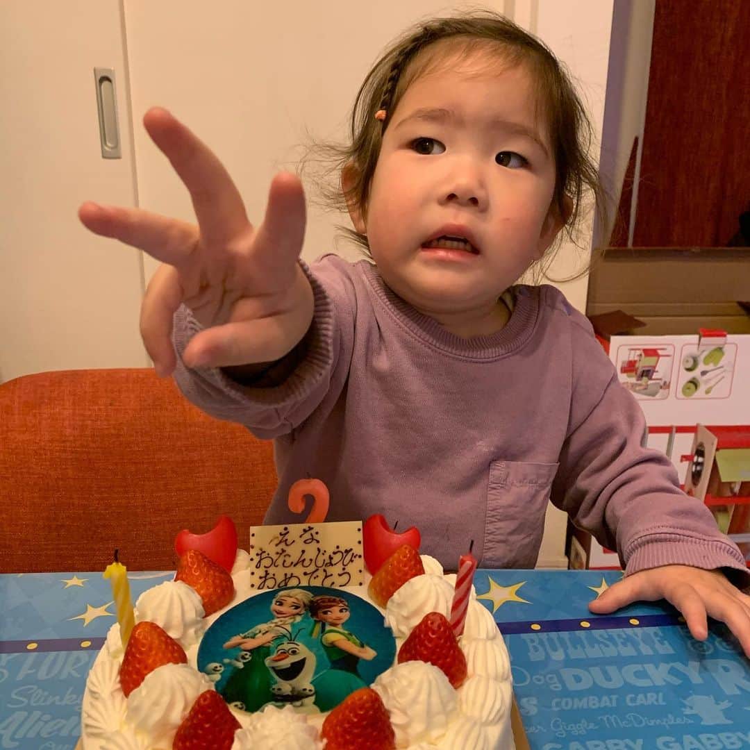 元木博紀のインスタグラム：「えなお誕生日おめでとーう🎉 3歳じゃなくて2歳だけどね😎  #happybirthday  #2歳 #あっという間」
