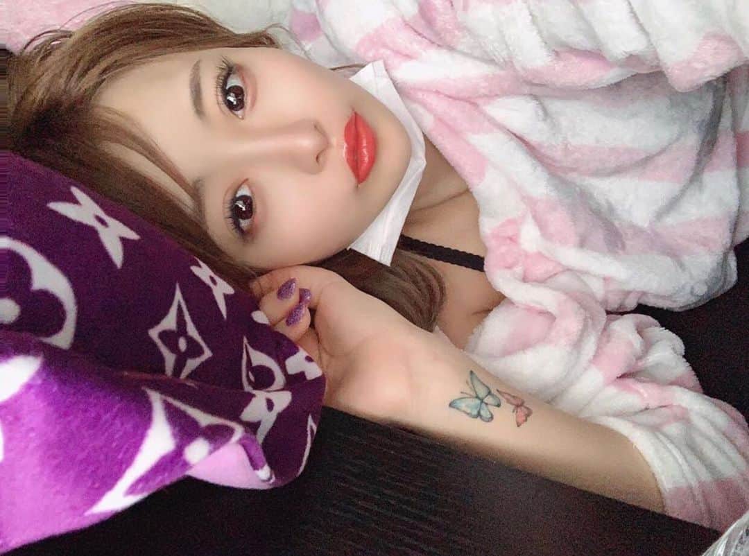 彫師美漸のインスタグラム：「@chihaya_kuromiya 🦋 ・ #美漸ガールズタトゥー　#刺青 #彫師 #美漸 #彫師美漸 #海老名 #中目黒 #タトゥー #東京タトゥー #tokyo #tattoo #art #fashion #bizenart #bizen #문신　#Bizentattoo  #tattooer #tattooist #tattooartist #tattooart #tattooshop #japanesetattoo #美漸蝶」