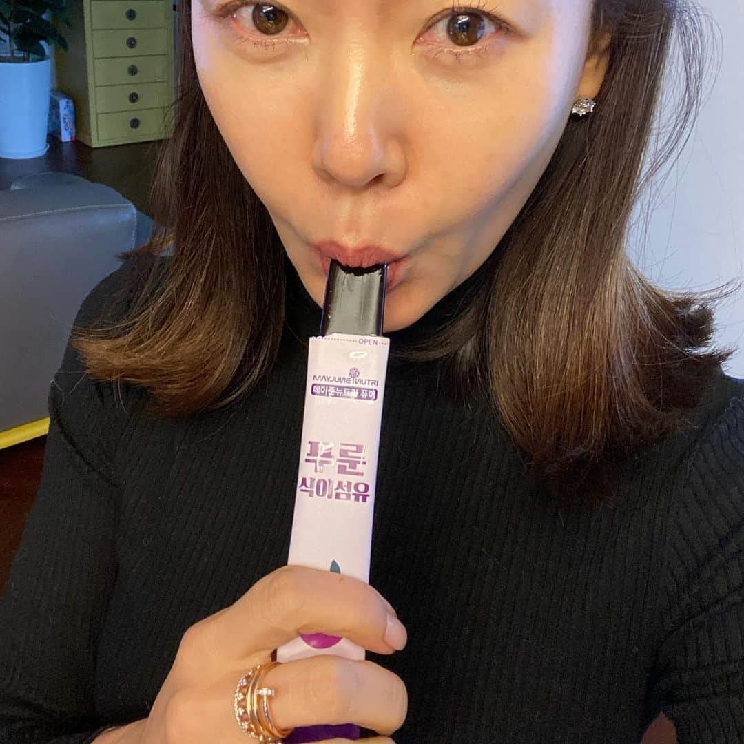 アン・ソニョンさんのインスタグラム写真 - (アン・ソニョンInstagram)「많이들 물어보셔서 공유해요!!  #온라인러브바자 @lovebazaar_online  12월엔 새로 런칭하는 신상품&빵빵한 혜택 넘쳐요!!  미리 체크해두세요❤️  #Repost @lovebazaar_online with @make_repost ・・・ ⠀ ⠀ 안녕하세요. 러브바자 ❝ 12월 프로모션 일정 ❞ 입니다. ⠀ 한 해를 마무리하는 12월 2020년도 마지막 달도 #착한소비 #착한기부 #온라인러브바자 하세요 ⠀ 🔸11월달 러브바자 효자템! #빼빼젤리 #빼go빼go젤리 ⠀ 건강하고 활기넘치는 삶의 필수품!!  #아미노산 과 #콜라겐 을 한번에!!  #아미노콜   🔸전자레인지 땡!하면 완성되는 #비리지않은국내산저염생선구이 ❝ #안비고등어구이🐟 +  #안비삼치구이 ❞ ⠀ 🔸프리미엄을 고집하는 가르니부쳐샵이 준비한 세상에서 가장 맛있는 고기를 #가르니부쳐샵 @garni.meat  ⠀ 🔸뿌리는 #생유산균 파우더 나의 Y존을 부탁해! #편안해질 ⠀ 🔸야다! 내가 돌아왔다! 신제품과 함께 돌아온 #야다 @yadah_korea  ⠀ 🔸안대장님 스토리에 자주 등장하는 바로 그 호주 프리미엄 #마누카꿀 스틱 ⠀ 🔸'나를 위한 크리스마스' 특집! #러브미모스트 x #온라인러브바자 그리고 #바로스데말 쥬얼리 💎✨까지! @barosdemar  ⠀ 🔸면역력! 나도 중요하지만 우리 아이들도 중요하다 #NKMAX x #온라인러브바자  #키즈면역비타민   coming soon ⠀ 필요한 제품은 미리미리 달력이나 알림 체크해두시고, 감사한 마음 전달할 수 있도록 더 많은 이벤트도 준비할테니 기대해주세요 ❤︎ ⠀ 프로모션 일정은 추후 변경될 수도 있는 점 참고부탁드립니다. ⠀ ➖문의는 카톡플러스친구<러브바자_온라인>으로 문의주시면 댓글, DM보다 빠른답변을 받으실 수 있다는 점 참고부탁드립니다. #착한소비 #착한기부 #온라인러브바자」12月12日 12時31分 - anney_an_love