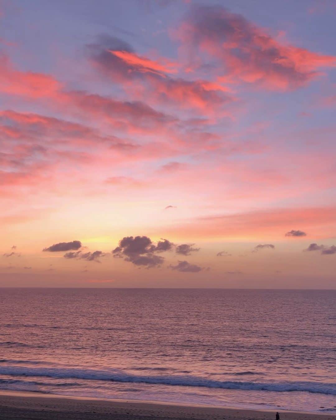 佐々木千絵のインスタグラム：「Unfiltered sunset🤍」