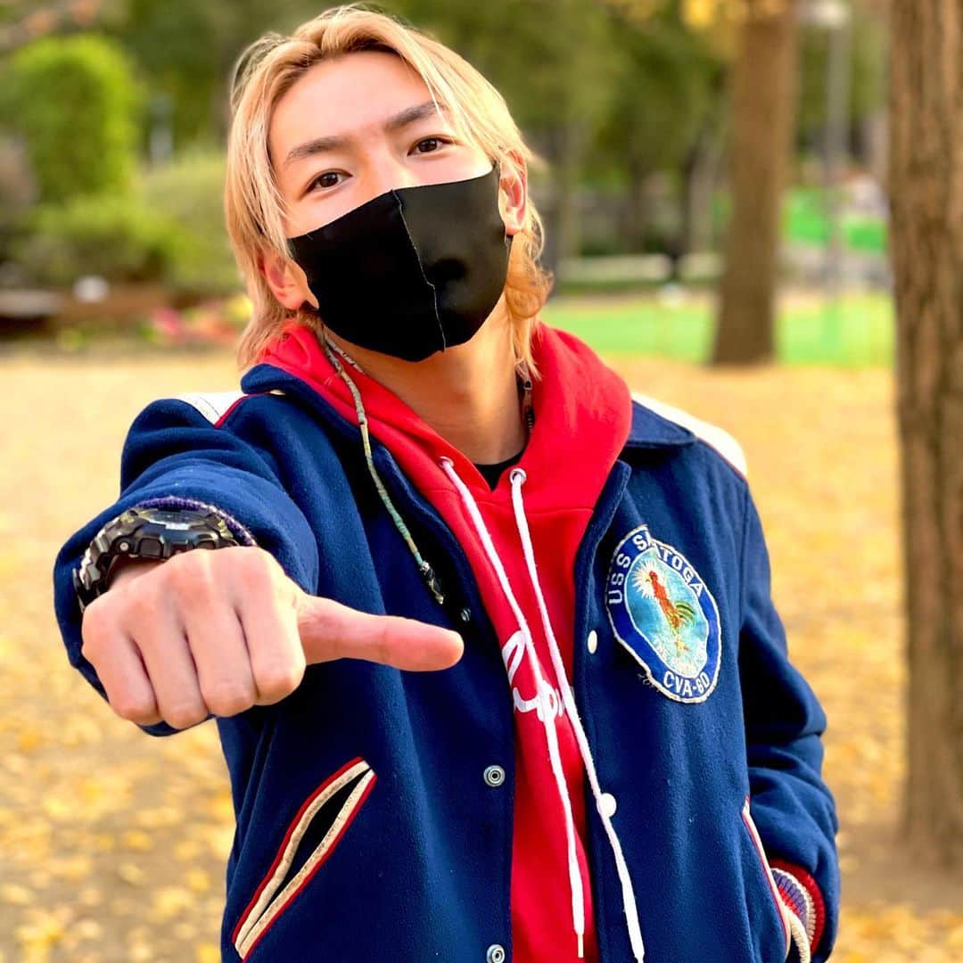 ジョーブログのインスタグラム：「おはよう！今日も一日レディゴー👍 そろそろ大阪に戻ります。 東京で出会ってくれた人、声かけてくれた人ありがとうなあ🙋‍♂️ 大阪に住んでから毎月、東京来るんが楽しくなった。 たくさん学んで刺激もらったから大阪でそれを活かしていくわな！ 帰ったら撮影に活動に頑張る！ 今はデッカいイベントとかはできひんけど、ジョーズクラブとかで小規模でも集まって今後の未来のこと語り合って楽しもうなあ！ もうすぐ今年も終わりやから2020年、最後まで本気で楽しんで、新しい年迎えよかあ。レディゴー👍」
