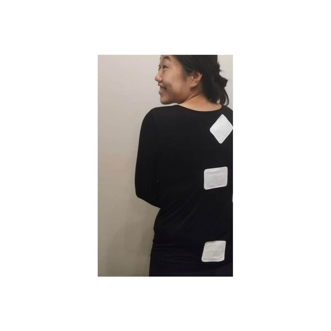 横澤夏子さんのインスタグラム写真 - (横澤夏子Instagram)「#細かすぎて伝わらないモノマネ #見てくださった方々ありがとうございます〜 #去年出れなかったから出演できてとってもとっても嬉しいのよーーー！ #この写真は着替えてたら後ろからマネージャーさんに暖かそうですねって言われた時なのよー！ #ちなみに前にも1枚あるのよー！ #うふ！」12月12日 23時08分 - yokosawa_natsuko