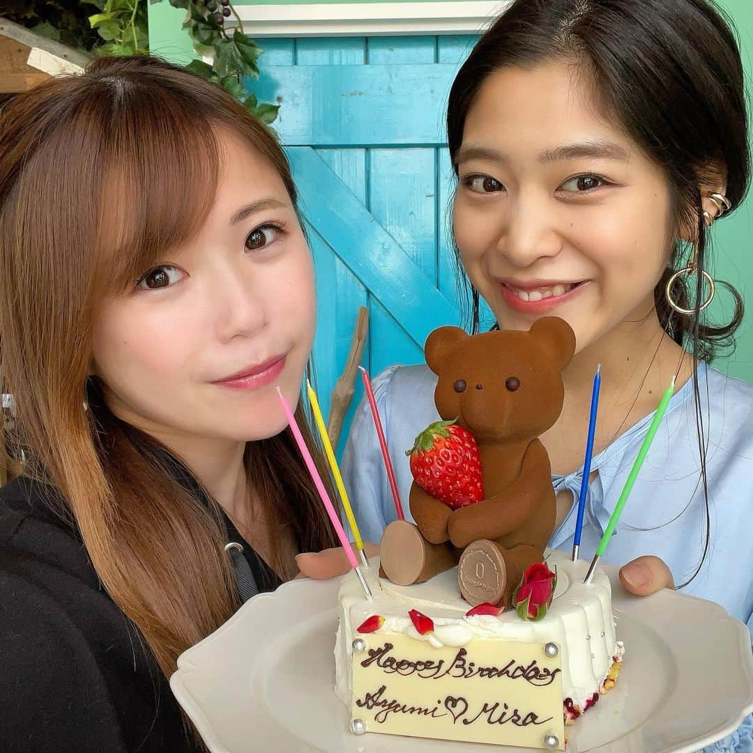 ayumiさんのインスタグラム写真 - (ayumiInstagram)「今年のケーキも @louange_tokyo さん🧸❤ カフェのみんなにもお祝いして 頂き幸せお誕生日でした🥳💓」12月12日 23時08分 - ayupichikitchen