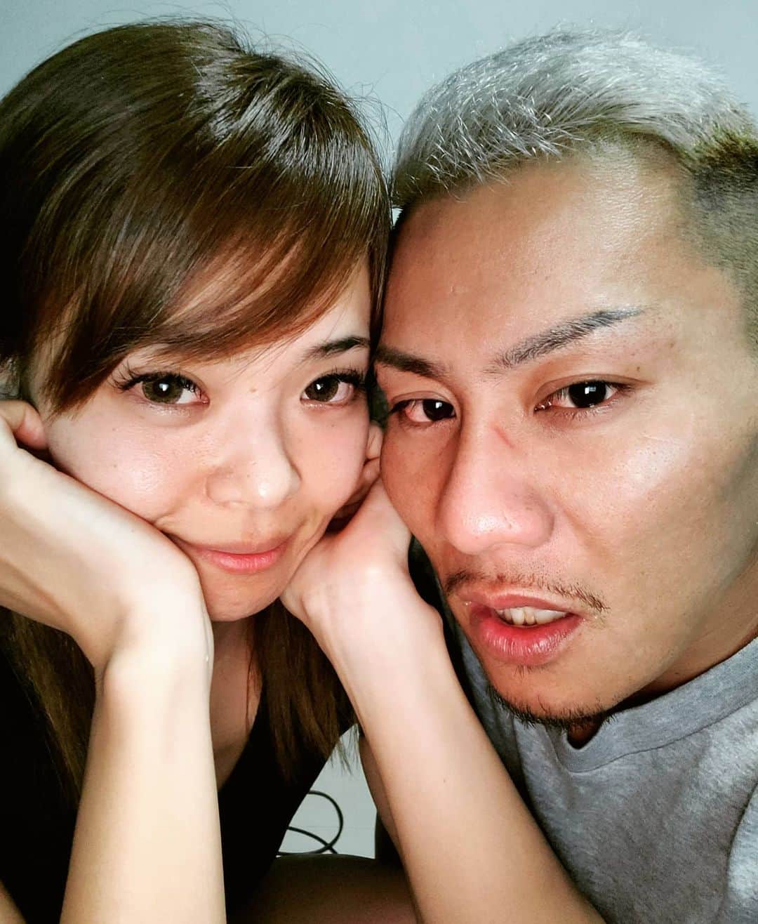 のインスタグラム：「#夫婦#嫁#スッピン#すまん#仲良し夫婦#あいらぶゆ」
