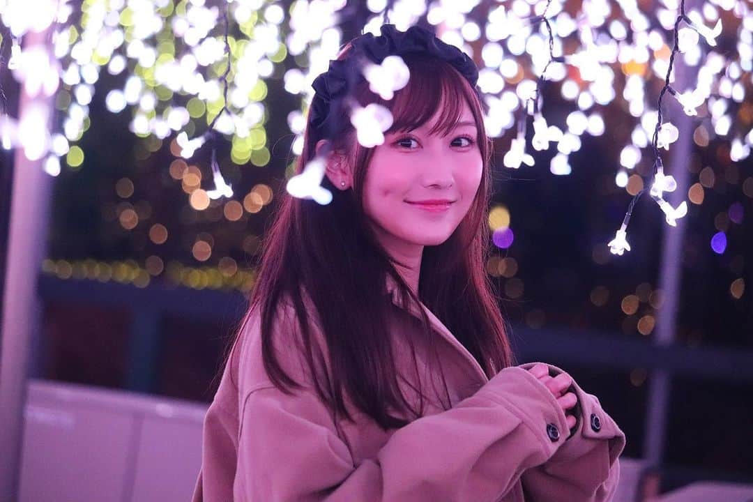 矢倉楓子さんのインスタグラム写真 - (矢倉楓子Instagram)「ここのイルミネーション、ほんまに綺麗でした☺️💕 ただ夜は激寒なので、あったかくしてねー！！  写真もだんだん顔色が悪くなってるね😂  ※撮影のときだけマスク外しました  #イルミネーション #足利フラワーパーク #クリスマス #カチューシャ #イルミネーション2020」12月12日 23時11分 - fufu_ice