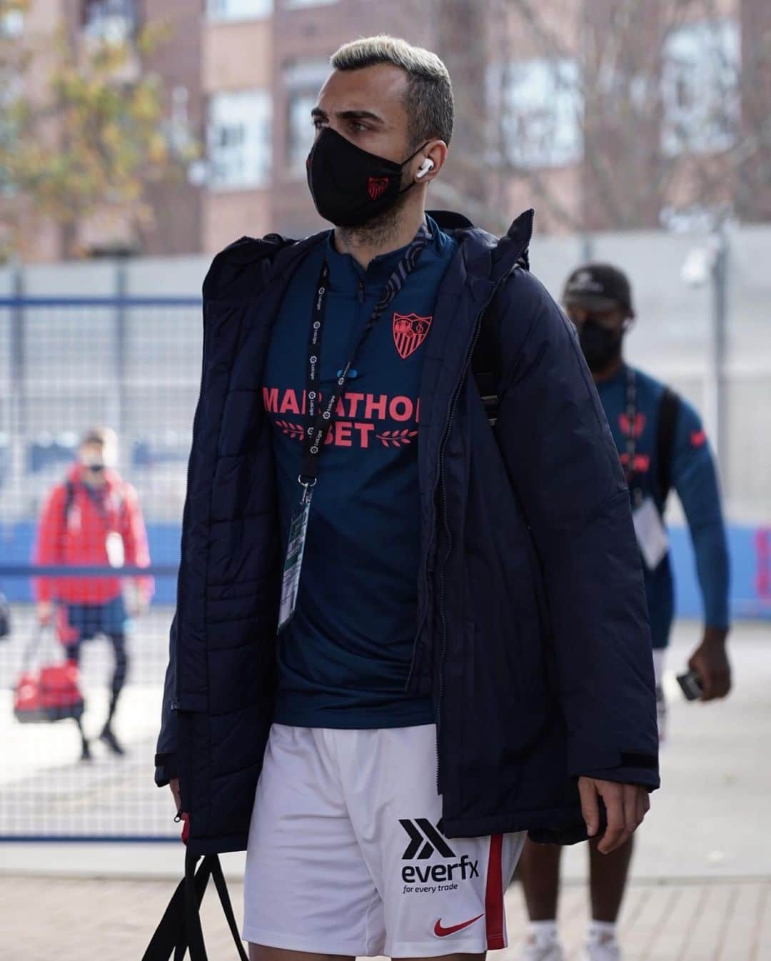 セビージャFCさんのインスタグラム写真 - (セビージャFCInstagram)「📍 Coliseum Alfonso Pérez.   ¡Vamos, mi Sevilla! 🏟️ 🚌  #GetafeSevillaFC #WeareSevilla #NuncaTeRindas」12月12日 23時24分 - sevillafc