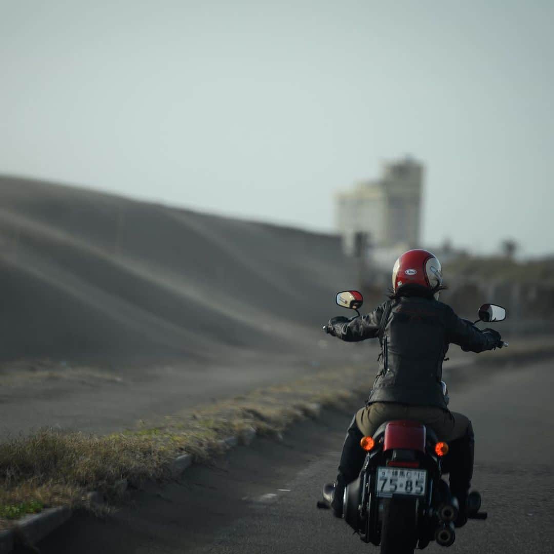 Harley-Davidson Japanさんのインスタグラム写真 - (Harley-Davidson JapanInstagram)「この旅が終わる前に。#ハーレー #harley #ハーレーダビッドソン #harleydavidson #バイク #bike #オートバイ #motorcycle #ストリートボブ #streetbob #fxbb #ソフテイル #softail #ライド #ride #空 #sky #自由 #freedom」12月12日 23時41分 - harleydavidsonjapan