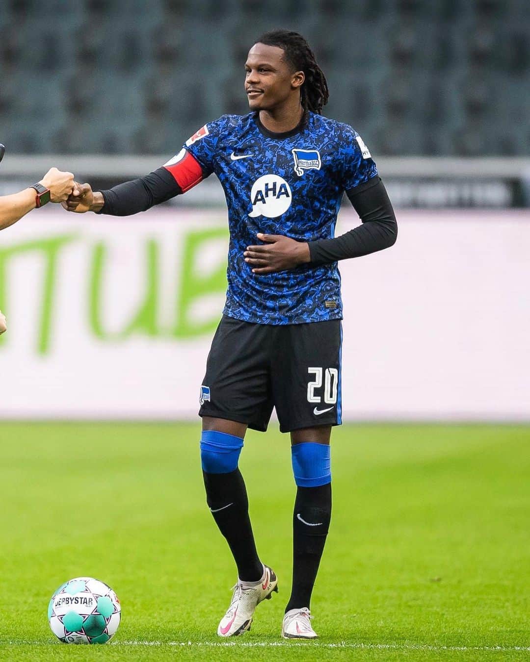 ヘルタ・ベルリンのインスタグラム：「Und looooos! ✊🤩 . . #BMGBSC #HaHoHe #herthabsc」