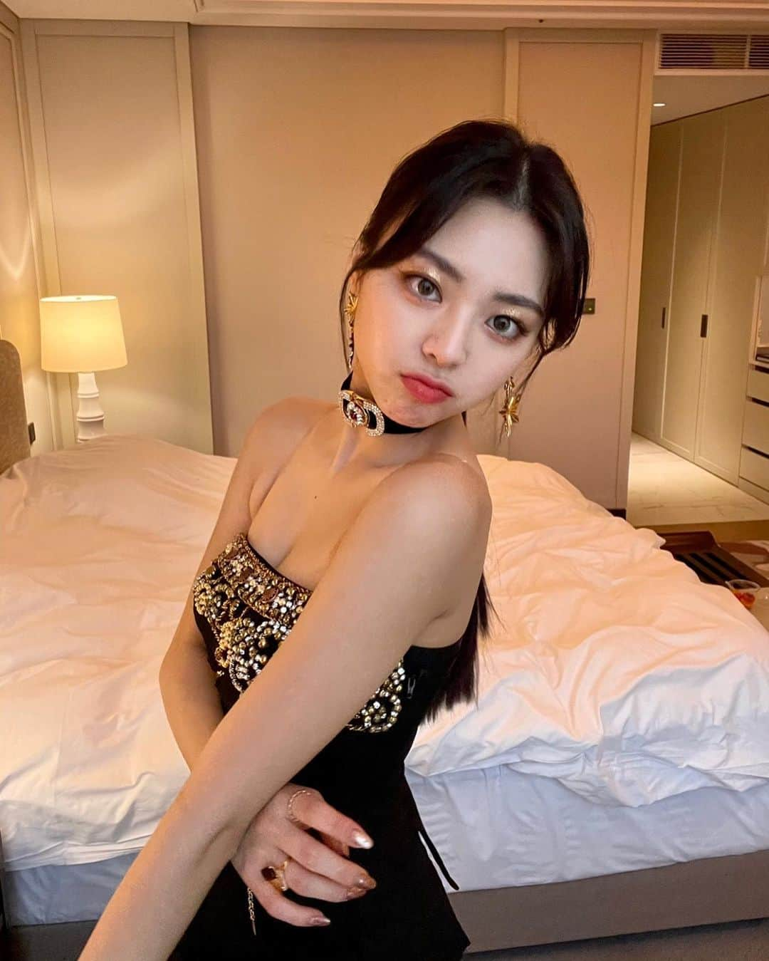 ITZYさんのインスタグラム写真 - (ITZYInstagram)「더 팩트」12月12日 23時45分 - itzy.all.in.us