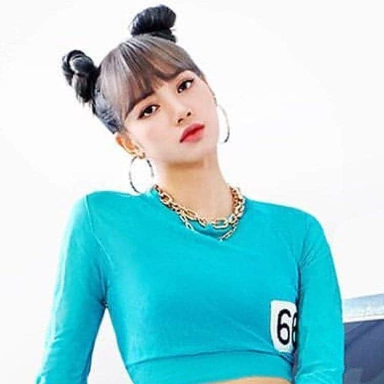 リサさんのインスタグラム写真 - (リサInstagram)「what a cutie with her little space bun 🛸👾 . . #BLACKPINK #리사 #LISA #LALISA #LALISAMANOBAN #LALISAMANOBAL #howyoulikethat #HOWYOULIKETHAT #thealbum #icecream #blackpinkicecream #selpink #thealbum #lovetohateme #lovesickgirls #prettysavage #betyouwanna #youneverknow #crazyoveryou #theshow #theinvitation #thealbum」12月12日 23時58分 - lisa.blackpink