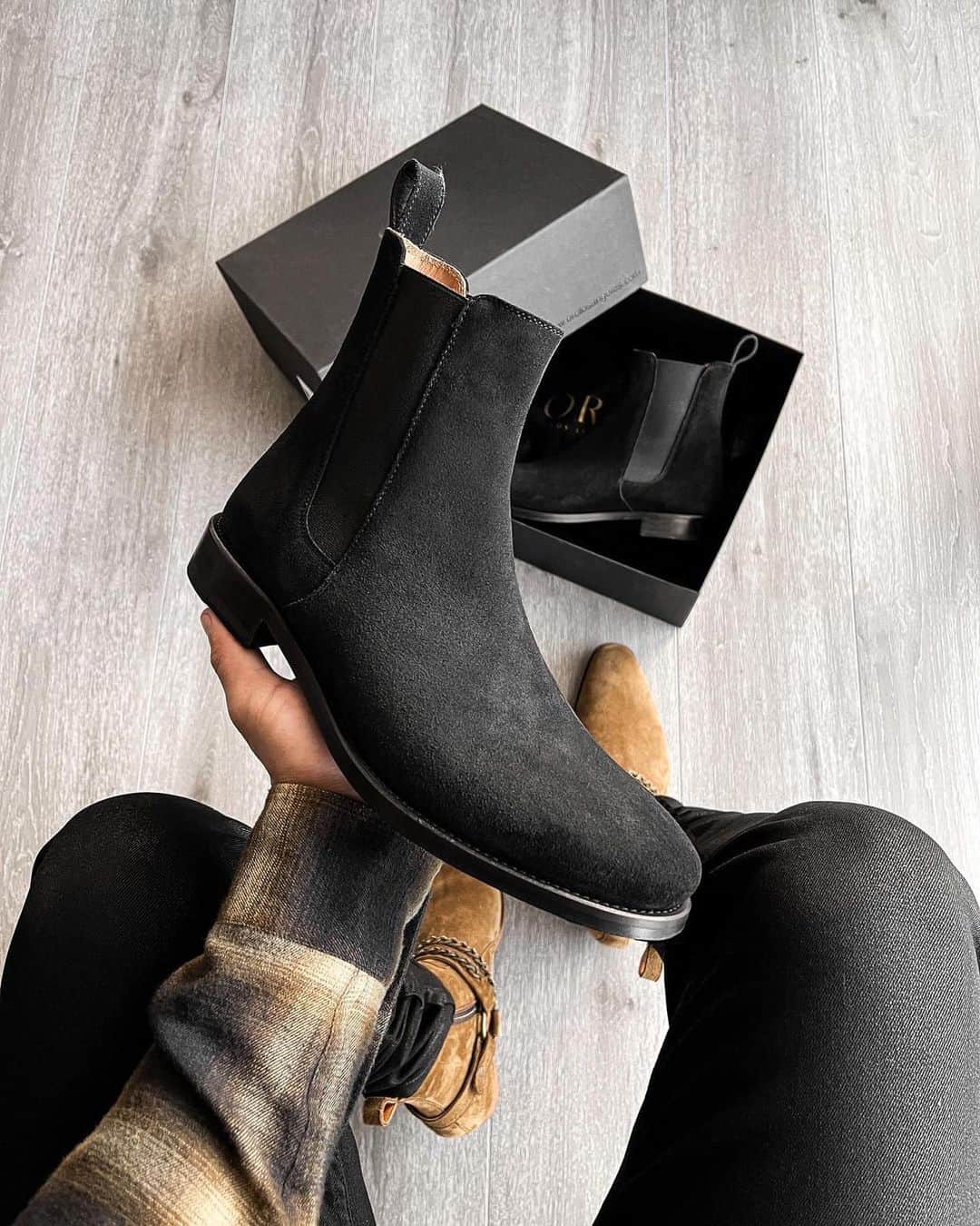 Men Withのインスタグラム：「#ad The Classic Black Chelsea Boots @orolosangeles The Wax Black Denim @orolosangeles The ORO Henrik Harness Boots @orolosangeles www.orolosangeles.com  Tap the photo to shop this outfit!」