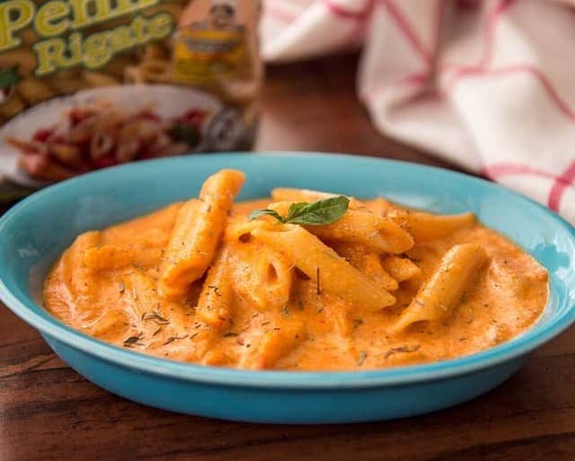 Archana's Kitchenさんのインスタグラム写真 - (Archana's KitchenInstagram)「Here are 8 fabulous Red Sauce Pasta Recipes that you can whip up for your Indian Dinner Parties or weeknight dinner or as Healthy Pastas for your kids who love to have a wonderful surprise at the end of a day!  Head to our stories for the recipes or click on the link in our bio」12月13日 0時00分 - archanaskitchen