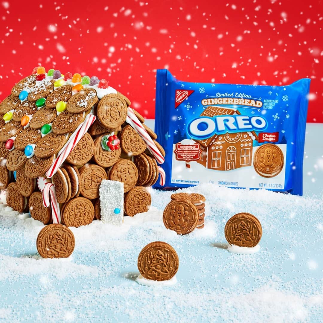 OREOさんのインスタグラム写真 - (OREOInstagram)「Why just have gingerbread OREO cookies when you can have a gingerbread house made out of gingerbread OREO cookies?」12月13日 0時01分 - oreo