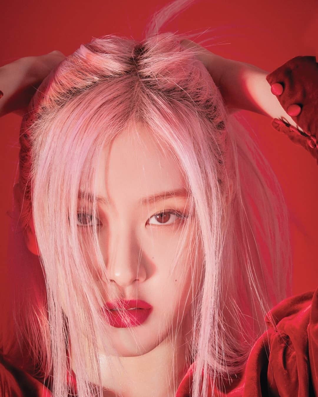 Dazed Magazineさんのインスタグラム写真 - (Dazed MagazineInstagram)「Roses are red 🌹 Rosé is the pink-haired K-Pop star taking over the world with her band @blackpinkofficial.   Tap the link in bio to read more about the making of their sophomore album and working with @ladygaga, on the site now 📲  Photography Heejun Kim Styling Minhee Park Hair Seonyeong Lee Make-up Myungsun Lee Nails Eunkyung Park  Text @leantimes   #Rosé wears all clothes and accessories @ysl by @anthonyvaccarello AW20  Taken from the autumn/winter 2020 #NewProphecies issue of #Dazed」12月13日 0時01分 - dazed