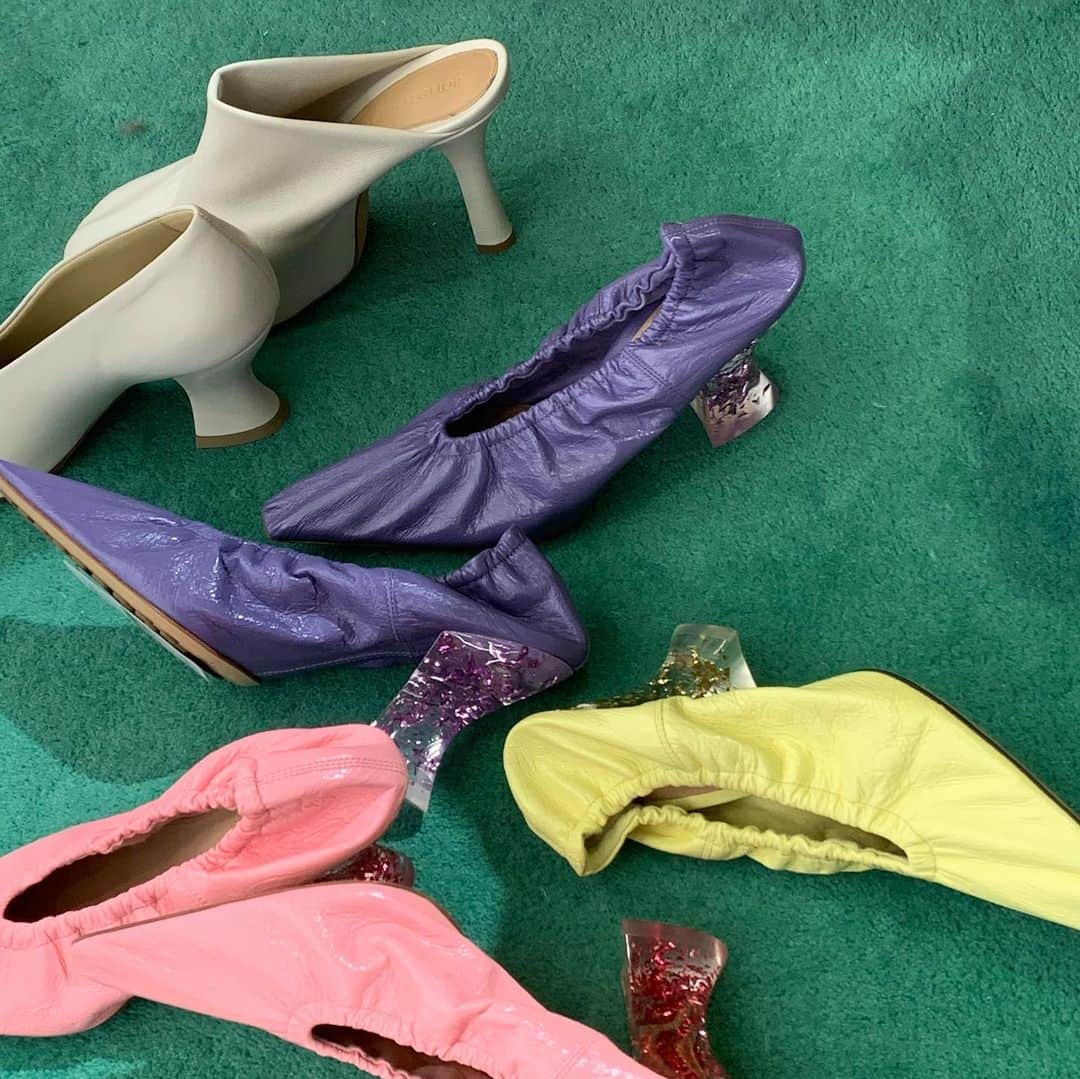 風間ゆみえのインスタグラム：「靴を買う楽しみ。  @bottegaveneta  @newbottega  @keikosasaki_mylan  @kayokohirao」