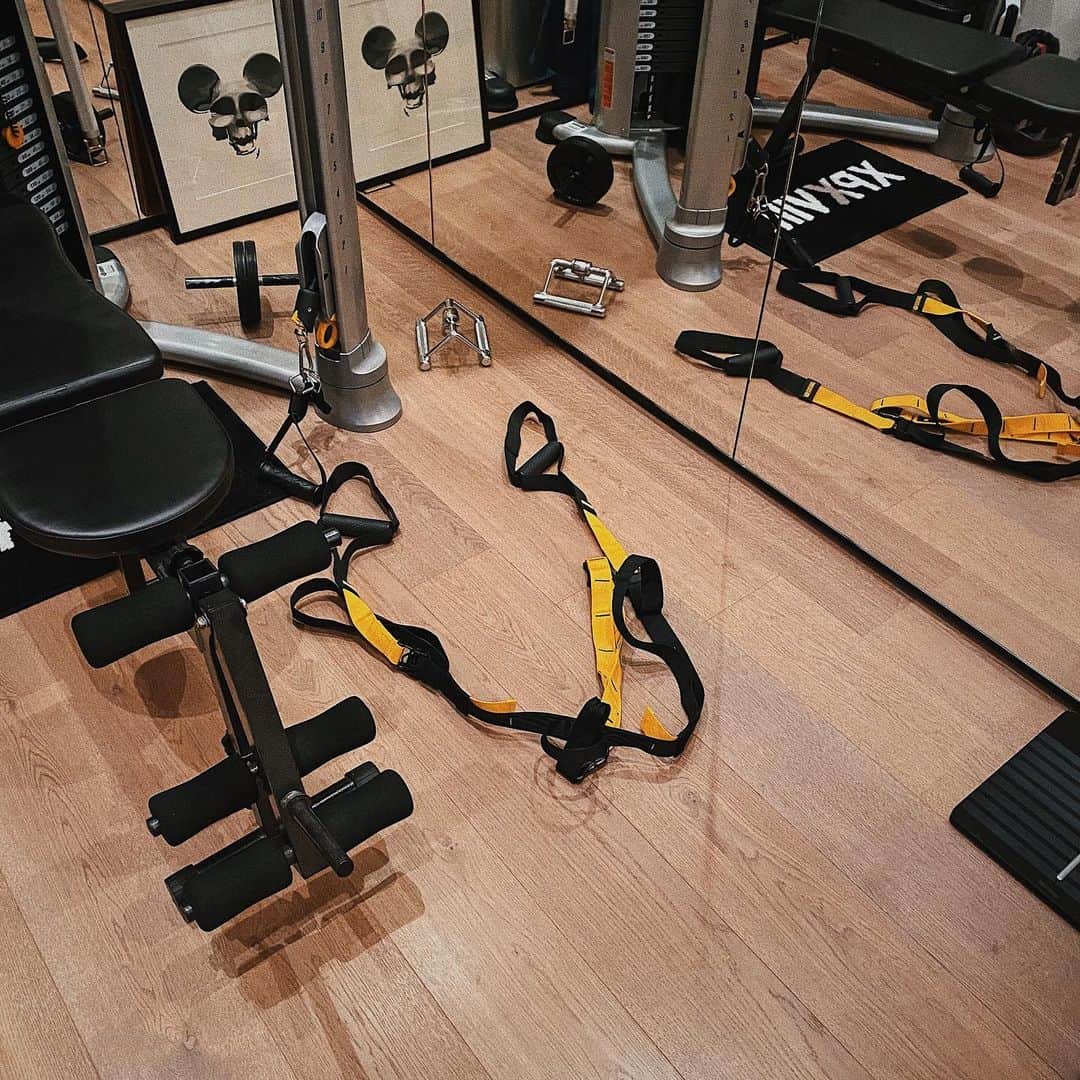 チャウ・パッホウのインスタグラム：「Me time 😎  #metime  #keepgoing  #nodaysoff」