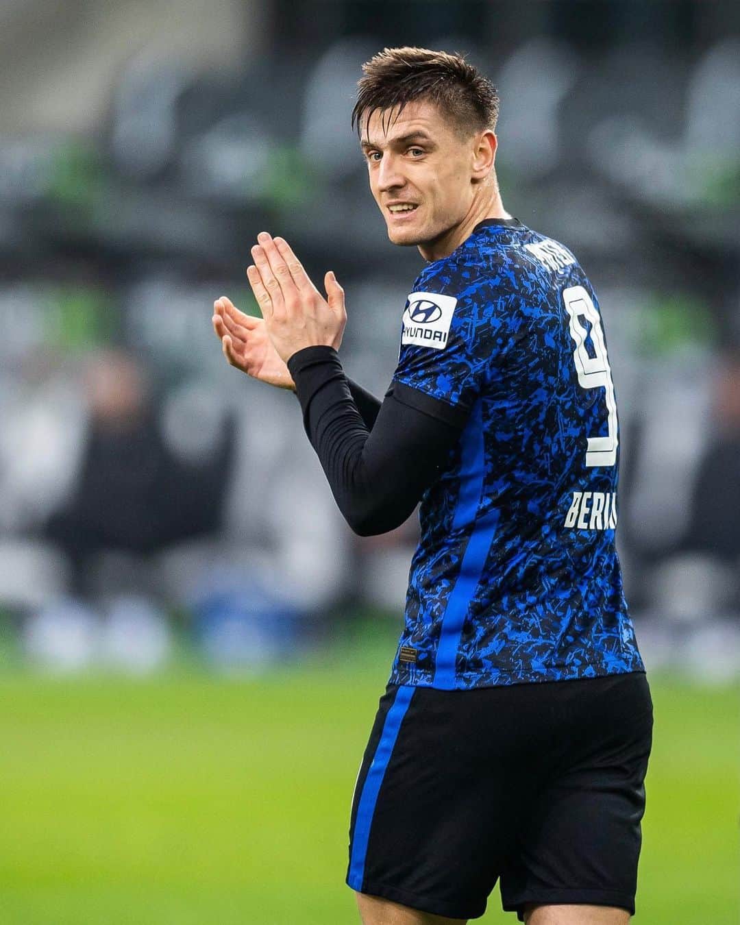 ヘルタ・ベルリンのインスタグラム：「⏸  . . #BMGBSC #HaHoHe #herthabsc」