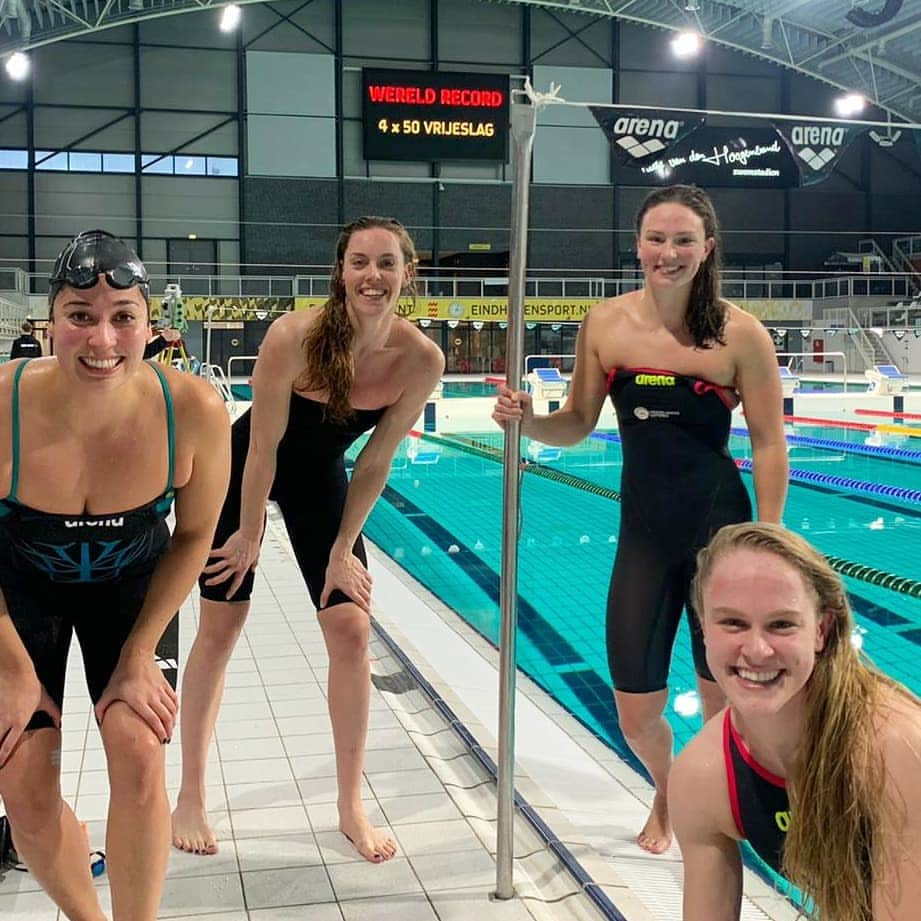 フェムケ・ヘームスケルクのインスタグラム：「WORLD RECORD BABY!!!! 🌏🔥🌏🔥 🔥 4x50 Free (22.82 split 💪) I'm so proud of these girls ❤️❤️❤️ . . . #WorldRecord #NeverGiveUp #TeamNL 📸 : @patrickpearson」