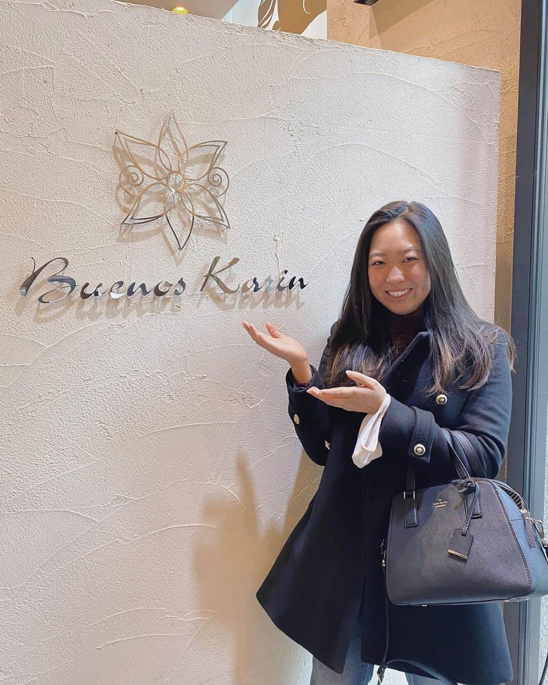 ケーシー・コモトのインスタグラム：「A little late posting since it was a few days ago but I’m so glad I got to visit @buenoskarin_info one last time this year! 🥰  ✨ #まつげエクステ ☑️ ✨ #エステ ☑️ ✨ #アロママッサージ ☑️ ✨ #ネイル ☑️  いつもありがとうございます! 💕」