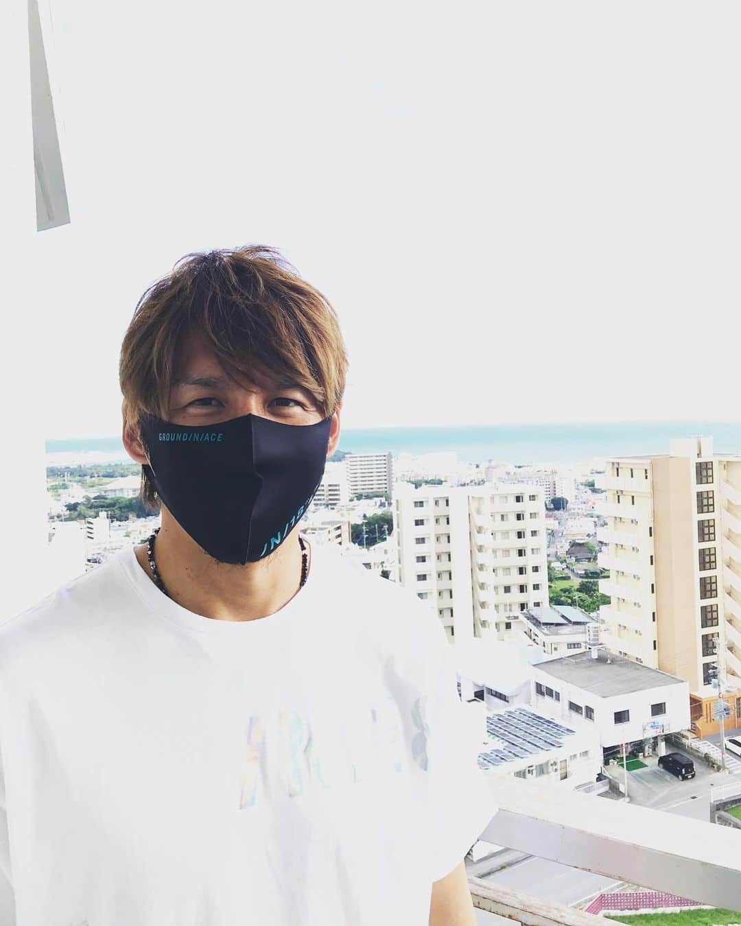 横谷繁のインスタグラム：「グランダンエースのマスク😊 12/20時点で僕をフォローしてくださっている皆様が、グランダンエースを新たにフォローして頂き、フォローしてくださった皆様の中から抽選で3名様に僕が付けているこのマスクがプレゼントされます！  抽選は僕の方で行わせて頂き、当選結果は12/25グランダンエースより InstagramDMが届きます！  ★条件 フォロワーの皆様が、グランダンエースを新たにフォロー  こちらのマスク現在非売品とのことですので、この機会にぜひフォローしてみてくださいっ♪  #groundnace #ground_n_ace #グランダンエース @ground_n_ace」