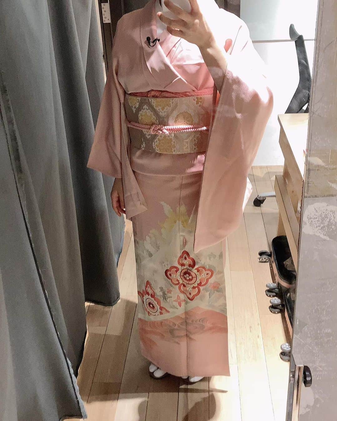 楠本千奈（神野千奈）さんのインスタグラム写真 - (楠本千奈（神野千奈）Instagram)「NHKの某番組収録です。放送は来年2月ごろの予定です。この仕事は色々嬉しいご縁が繋がってまして…ありがたやありがたや〜！  #nhk #着物 #着物ヘア #kimonogirl panesekimono #japanesetraditional #きものすきな人と繋がりたい #kimonostyle #kimonogirl」12月12日 15時47分 - tinakusumoto