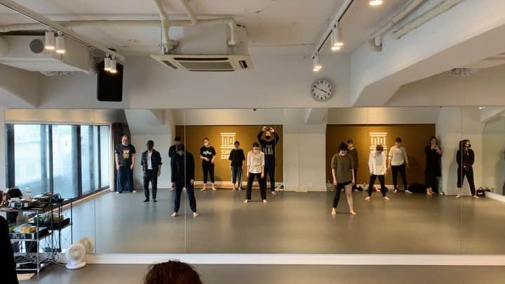 黒須洋壬のインスタグラム：「黒須洋嗣 JAZZ CLASS(sub) 2020.Dec.12 @danceworks_jpn  @xross #さよならの今日に  #あいみょん  #mask #dance #jazzdance #tokyo #japan」