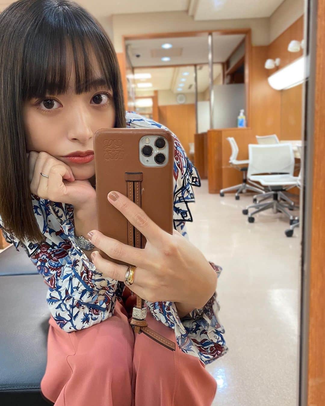 近藤千尋のインスタグラム：「今日は　まるっと！サタデー📺 生放送見て下さった皆様 ありがとうございました😊❤️ 朝だからサラサラストレートヘア。笑  @rpko_official @the.pr_ @searoomlynn_official @roomx601 @dianashoespress」