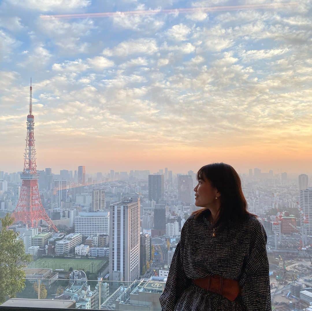木原さとみさんのインスタグラム写真 - (木原さとみInstagram)「#空　が今日は綺麗。 #東京タワー　も。 #東京　素敵な場所に来た。」12月12日 16時18分 - satop0704