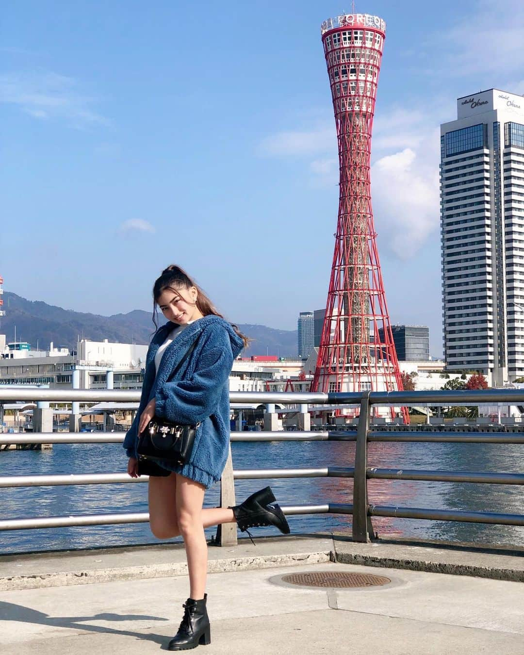 りりあさんのインスタグラム写真 - (りりあInstagram)「Shopping🛍   #weekendfun #shopping #ちょっとはやめの　#クリスマスプレゼント #ootd #grl #kobe #kobeporttower #インスタ映え #映えスポット #instagood #photospot #photogenic #teenfashion」12月12日 16時19分 - lilliakarina